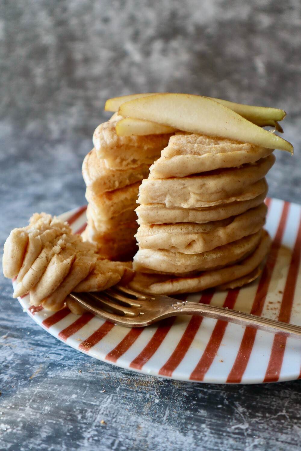 Easy Vegan Fluffy Pancakes Recipe • Recipes and Places