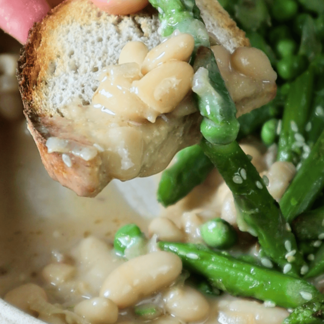 Quick Creamy White Beans with Peas and Asparagus